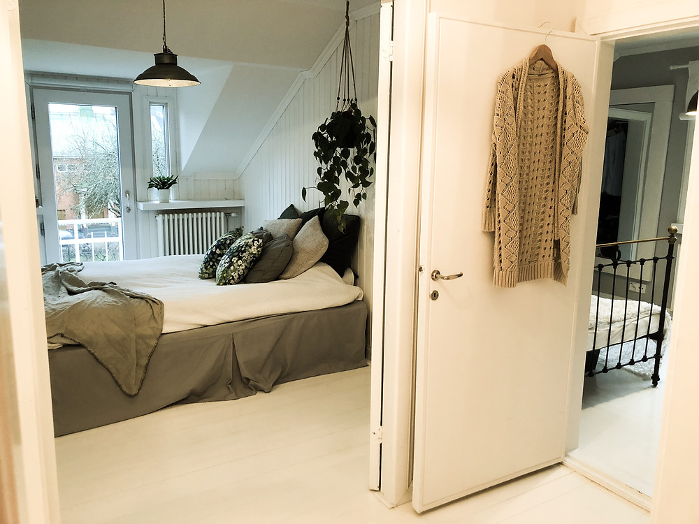 makuuhuone, bedroom, yläkerta, upstairs, kodin sisustaminen, interior design blog finland, sisustusblogi suomi