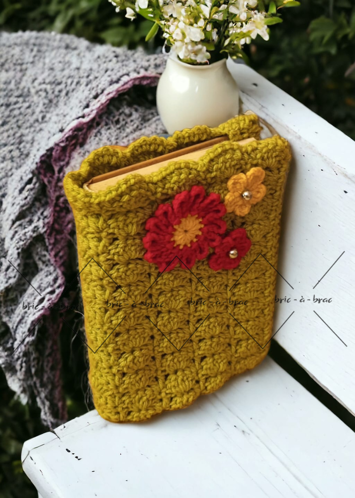 Thumbnail: Customized Crochet Book Covers