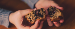 Muffins de Banana com Pasta de Amendoim e Chocolate