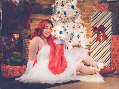 Holiday Pinup of the Month 2018 - Vida Rose