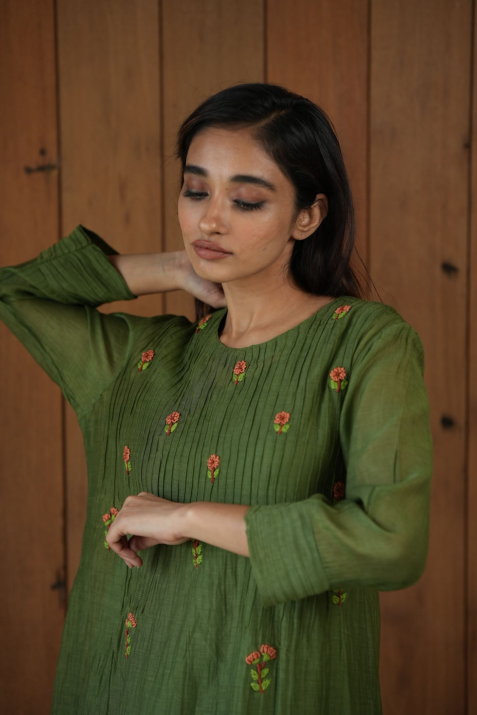 Thumbnail: Fern Green Hand Embroidered Set