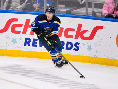 Perunovich reste à St-Louis