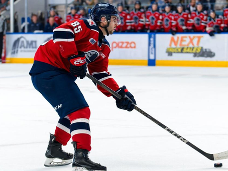 Andrew MacNiel se joint au Canadien
