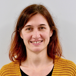 Caroline Raynal.png