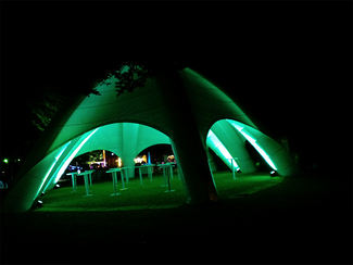 デザインテント夜の風景