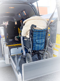 車椅子患者搬送