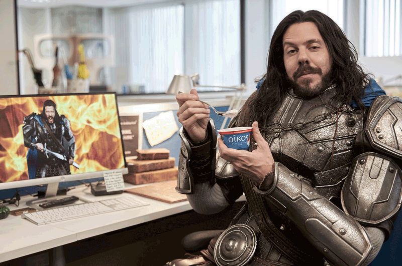 GIF-Ares-Gif-Eating-1.gif
