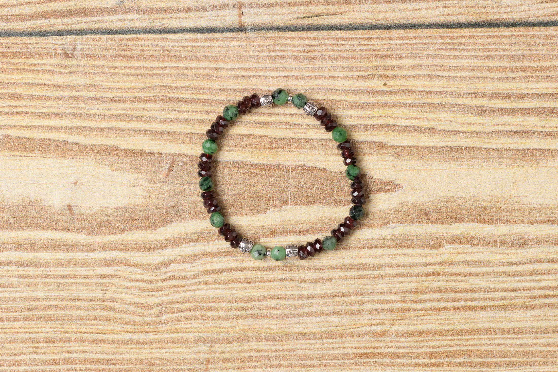 MANA #172 ♥ Granat & Rubin Zoisit