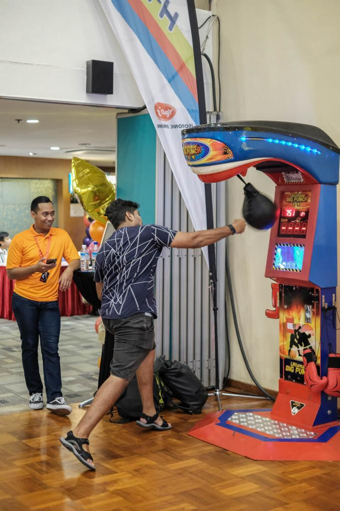 arcade puncher