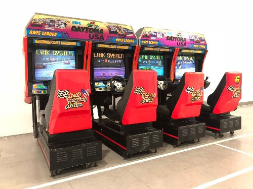 Thumbnail: daytona arcade machine