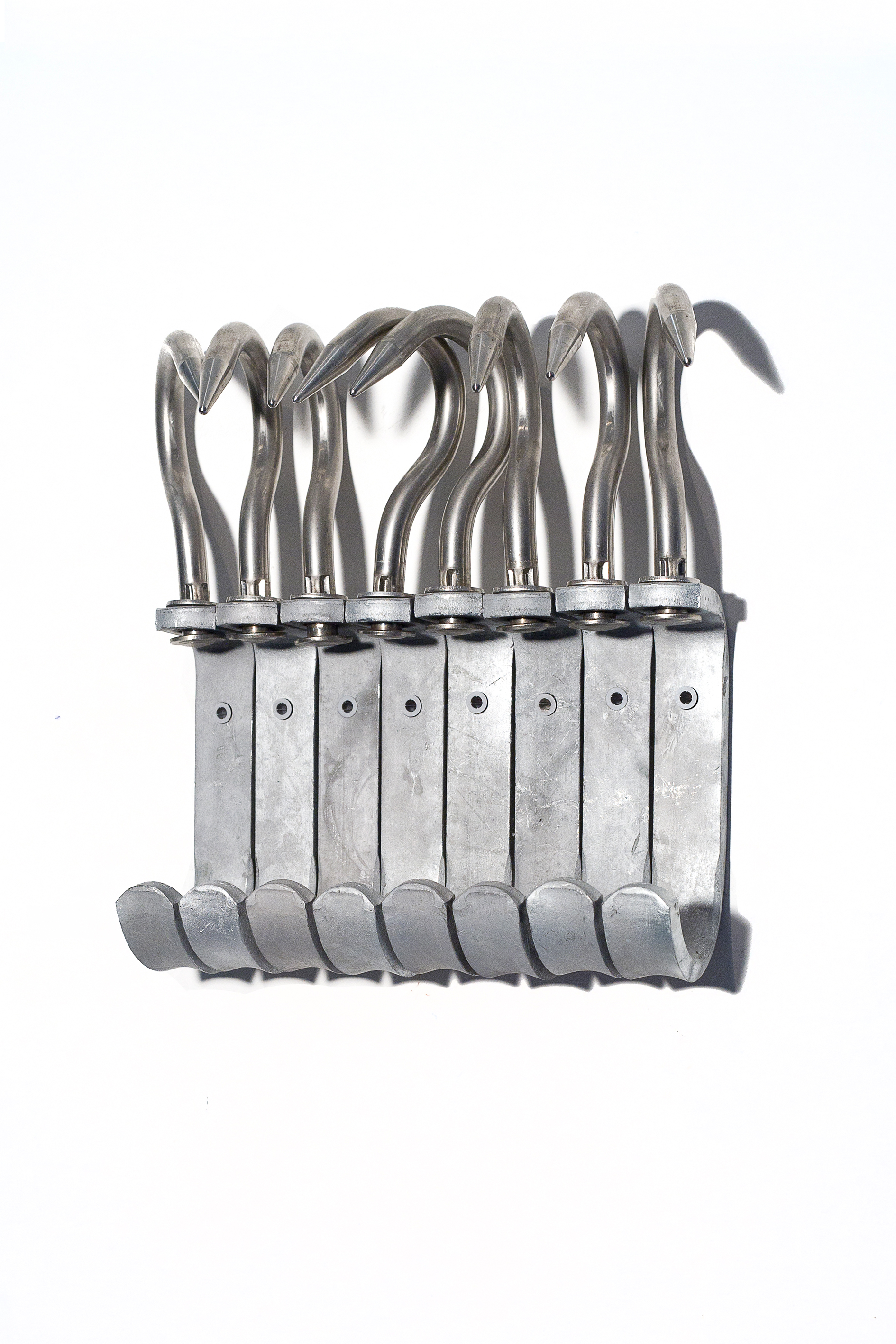 8 Haken, 8 Löcher, 8 Bögen