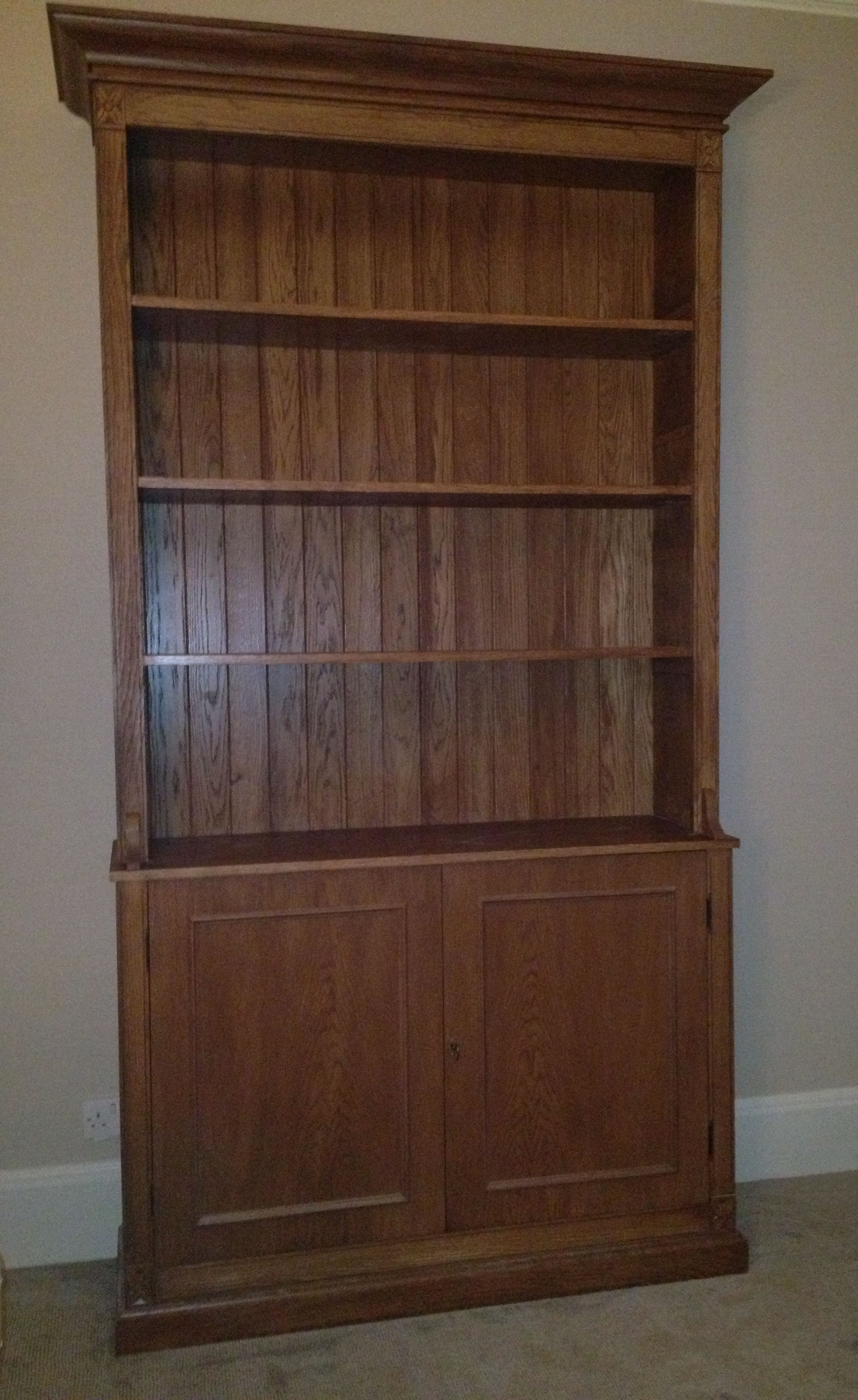 Cabinets & Bookcases 06