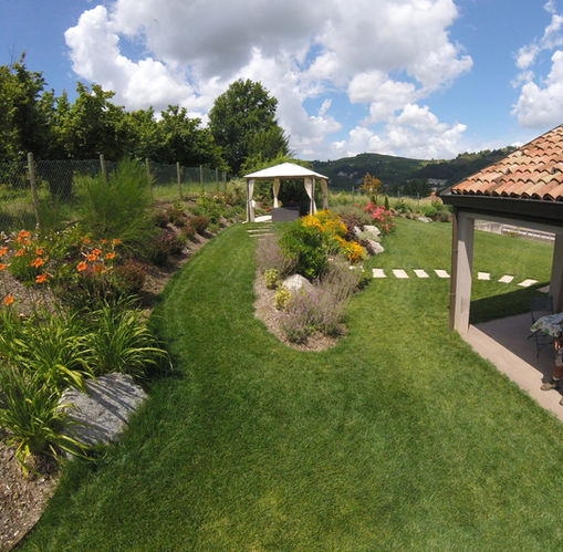 bordura fiorita a bassa manutenzione