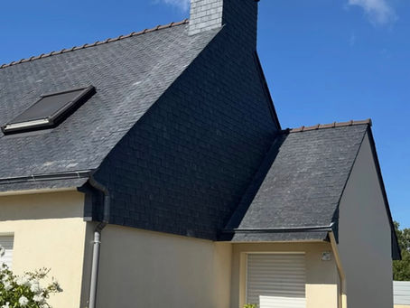 🪨 Du pignon à la cheminée, l’ardoise prend de la hauteur ! 🏠🔨