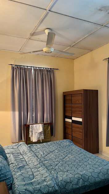 Master Bedroom (3).HEIC