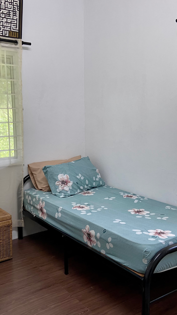 Bedroom 1 (4).HEIC
