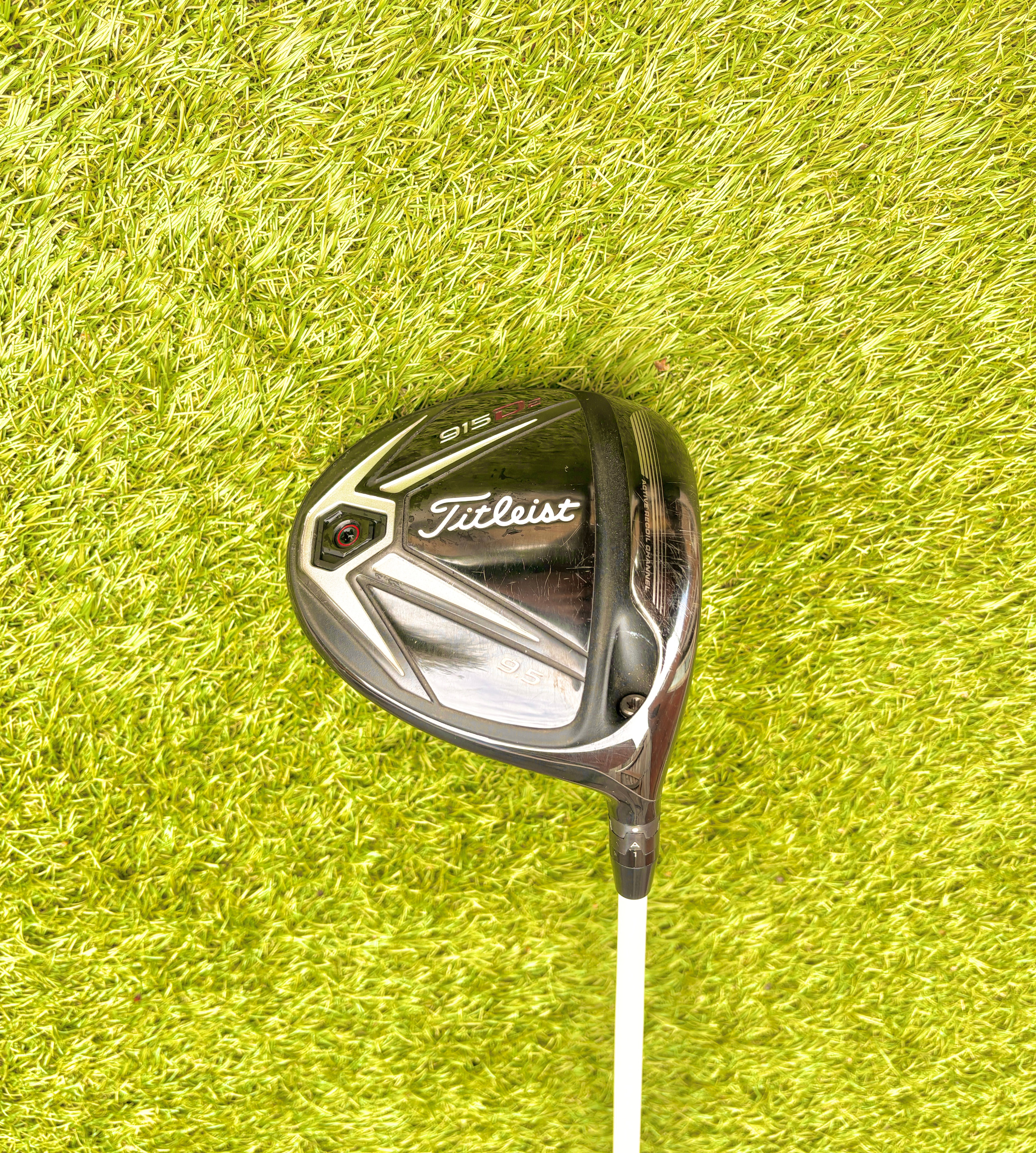 Titleist 915 D2 Driver / 9.5 Degree / Stiff Flex