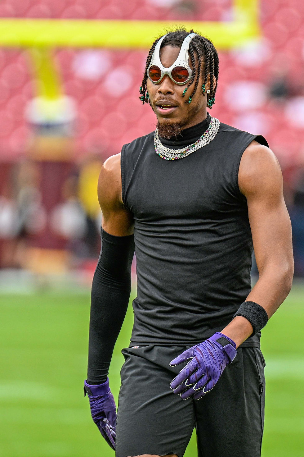 Minnesota Vikings wide receiver Justin Jefferson warming up before a 2022 game at Washington