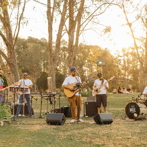 Magalenha apresenta "Frequência Tropical" no Festival de Inverno de Poços de Caldas neste sábado