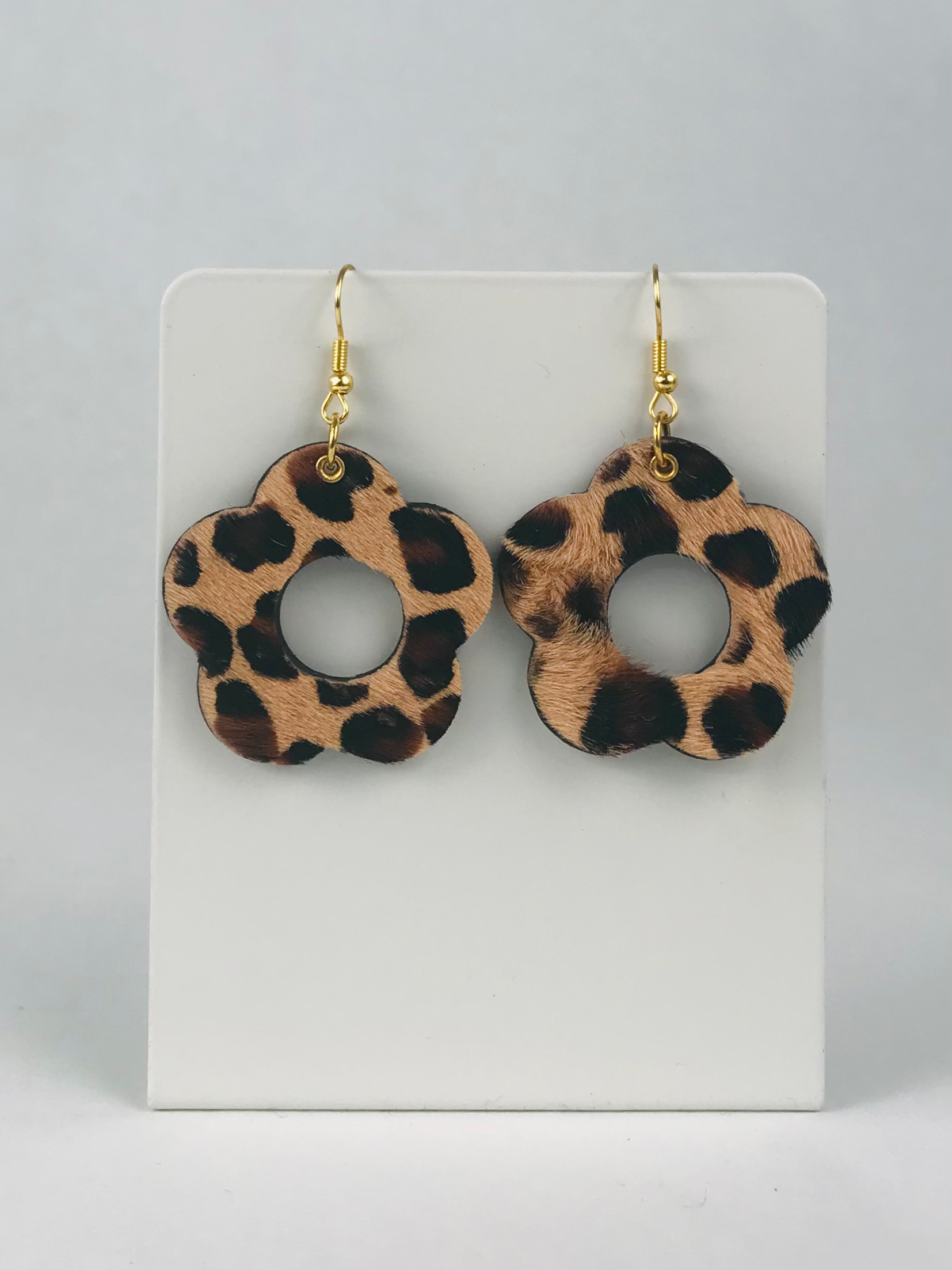 Daisy Earring in Leopard Print 