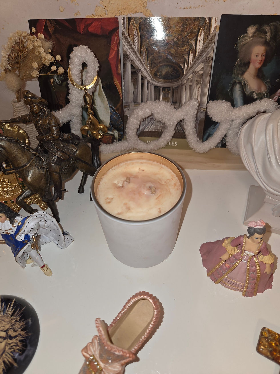 Thumbnail: Bougie pot blanc et doré 200 grammes