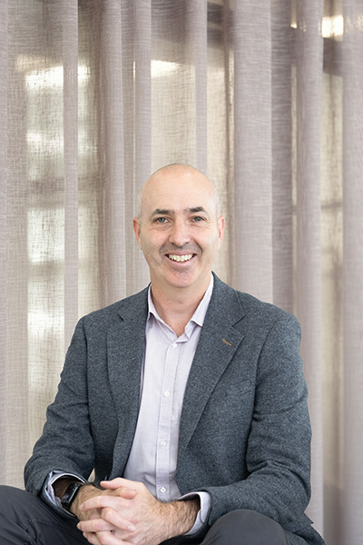 SIMON - Associate Director 400x600.png