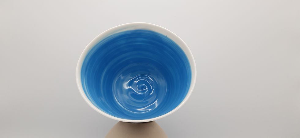 Miniature : Petit bol, motif plume - intérieur et base bleus