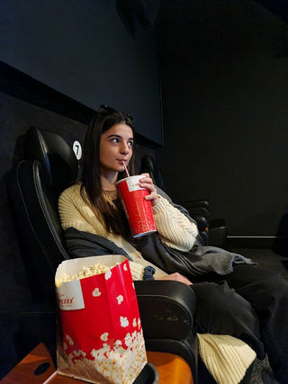 Dicas para Ir ao Cinema Sozinha: Como Curtir Essa Experiência de Forma Confortável