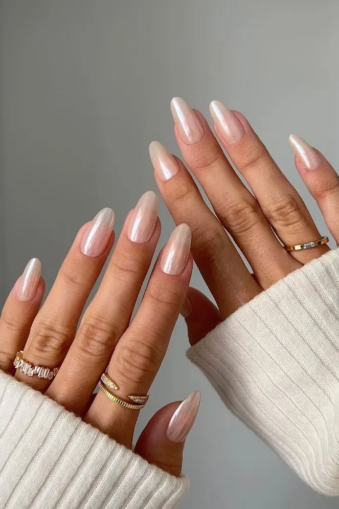 inspiração unhas nude vidrilho