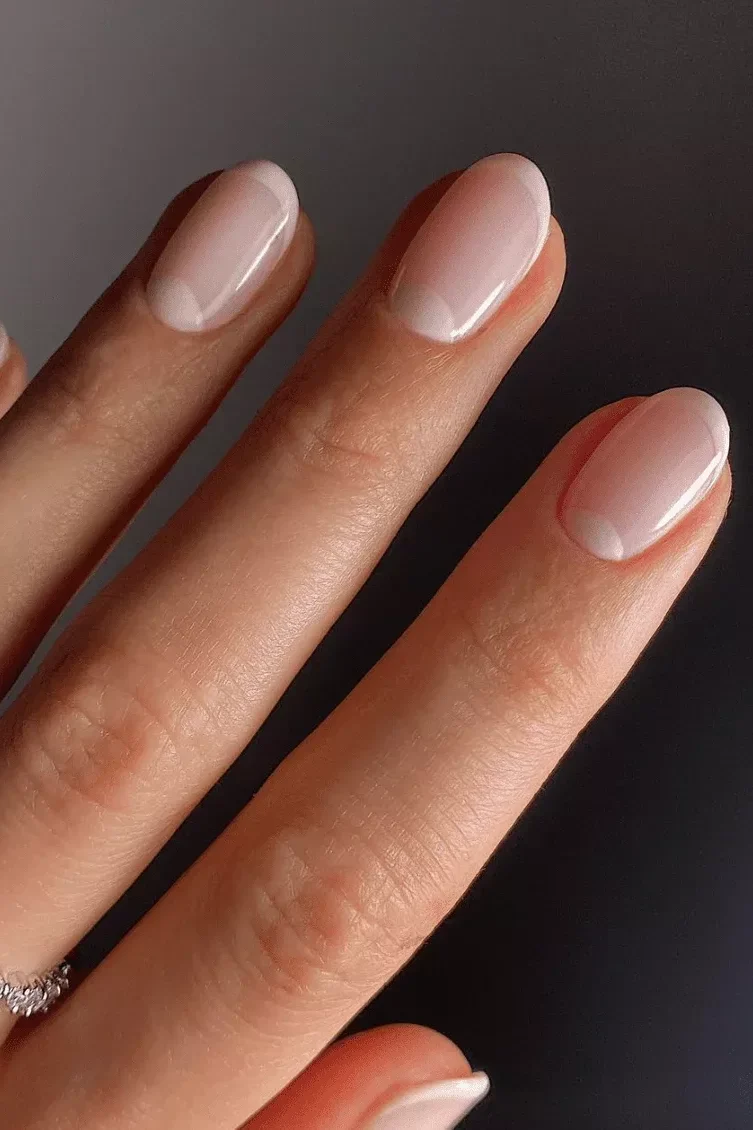 Unhas elegantes nude