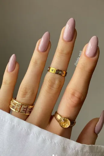 inspiração unhas nude rosada