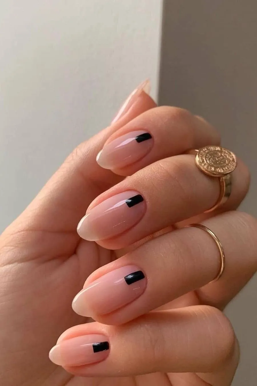 Unhas elegantes nude