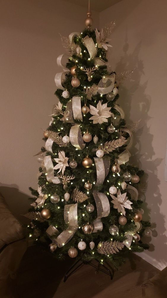 Ideias de decoração para árvore de Natal dourada