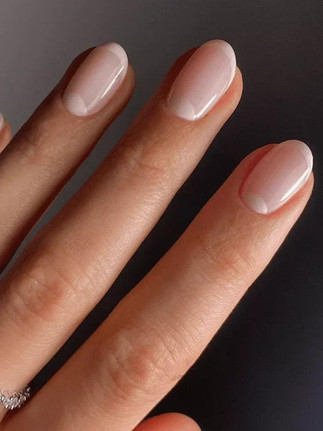Unhas elegantes nude