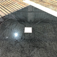 piso elevador com detalhe em travertino navona e preto sao gabriel