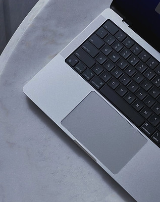 Macbook de couleur gris