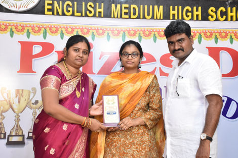 Prizes distribution