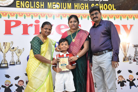 Prizes distribution