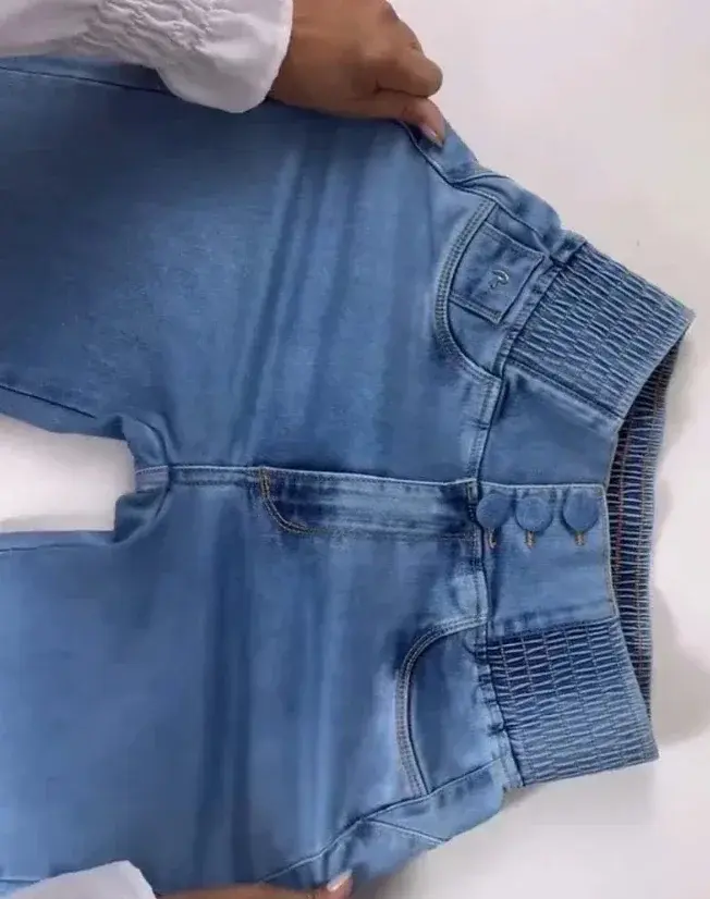 Miniatura: Calça Jeans Feminina Casual ALLUKASA Outono/Inverno 2025 – Cintura Alta, Fech