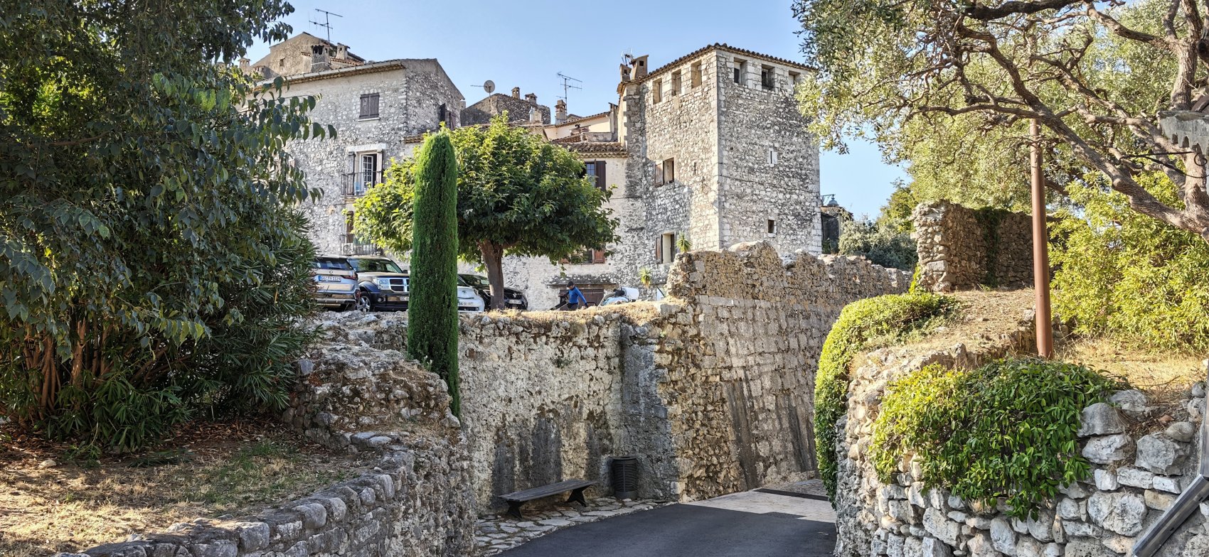 Saint-Paul-de-Vence: Lanes, Ramparts and Art