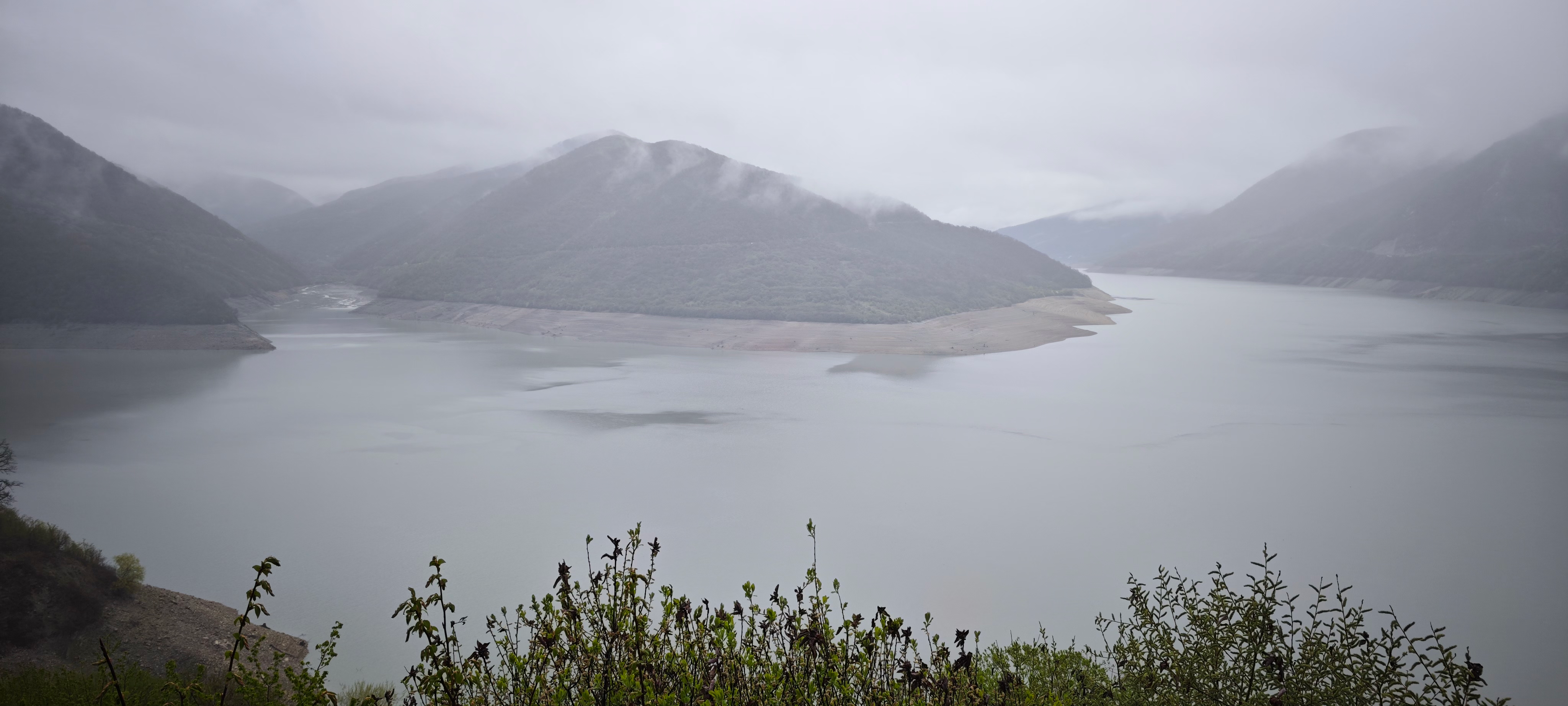 A Quick Stop at Zhinvali Reservoir