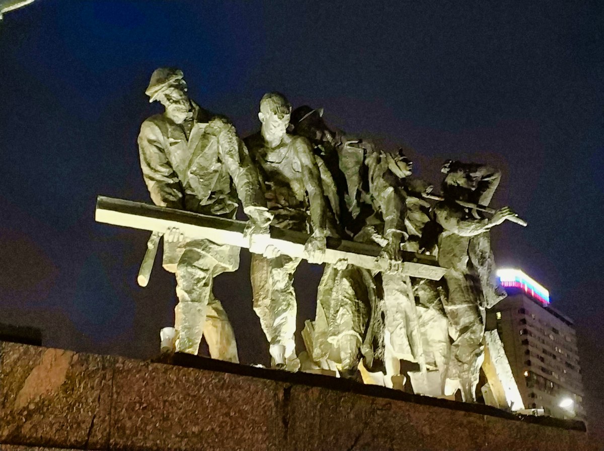 Monument to the Heroic Defenders of Leningrad