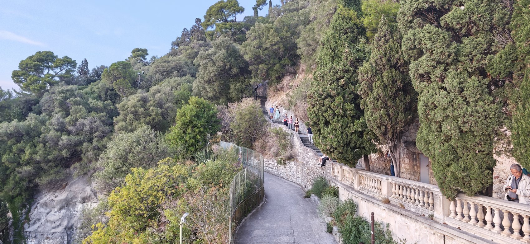 העלייה והתצפיות באזור מגדל בלנדה