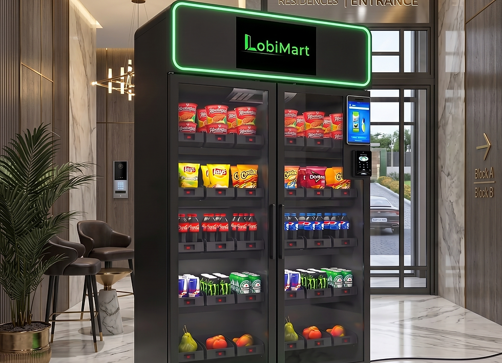 Bir rezidansın lobisinde duran LobiMart otonom mikro market içerisinde atıştırmalıklar ve içecekler.