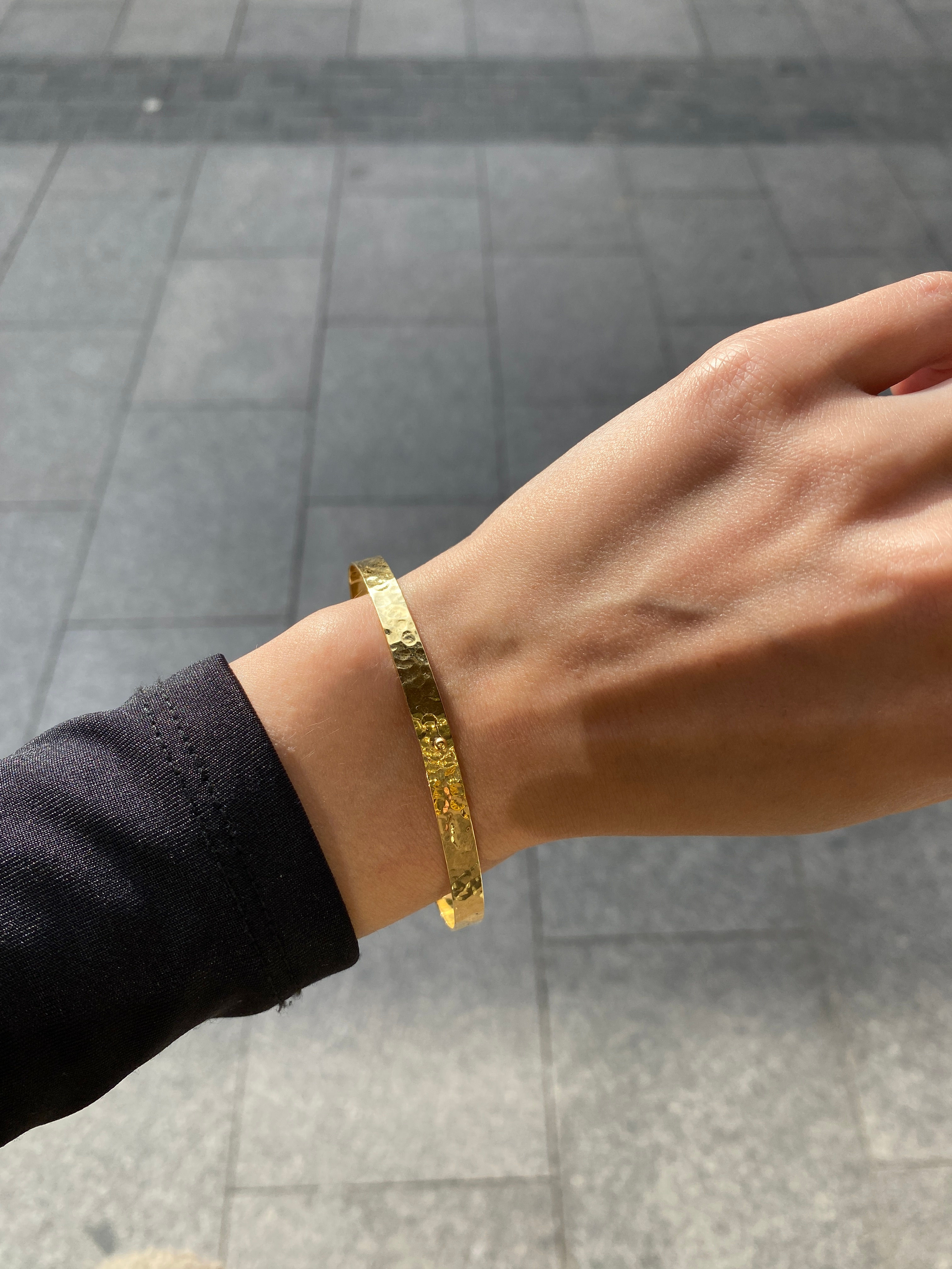 Dövme Lades Kelepçe