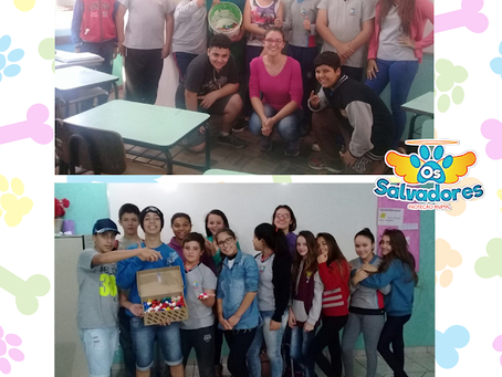 Alunos da Escola Emílio Schenk ajudam animais de rua através de tampinhas. OS SALVADORES