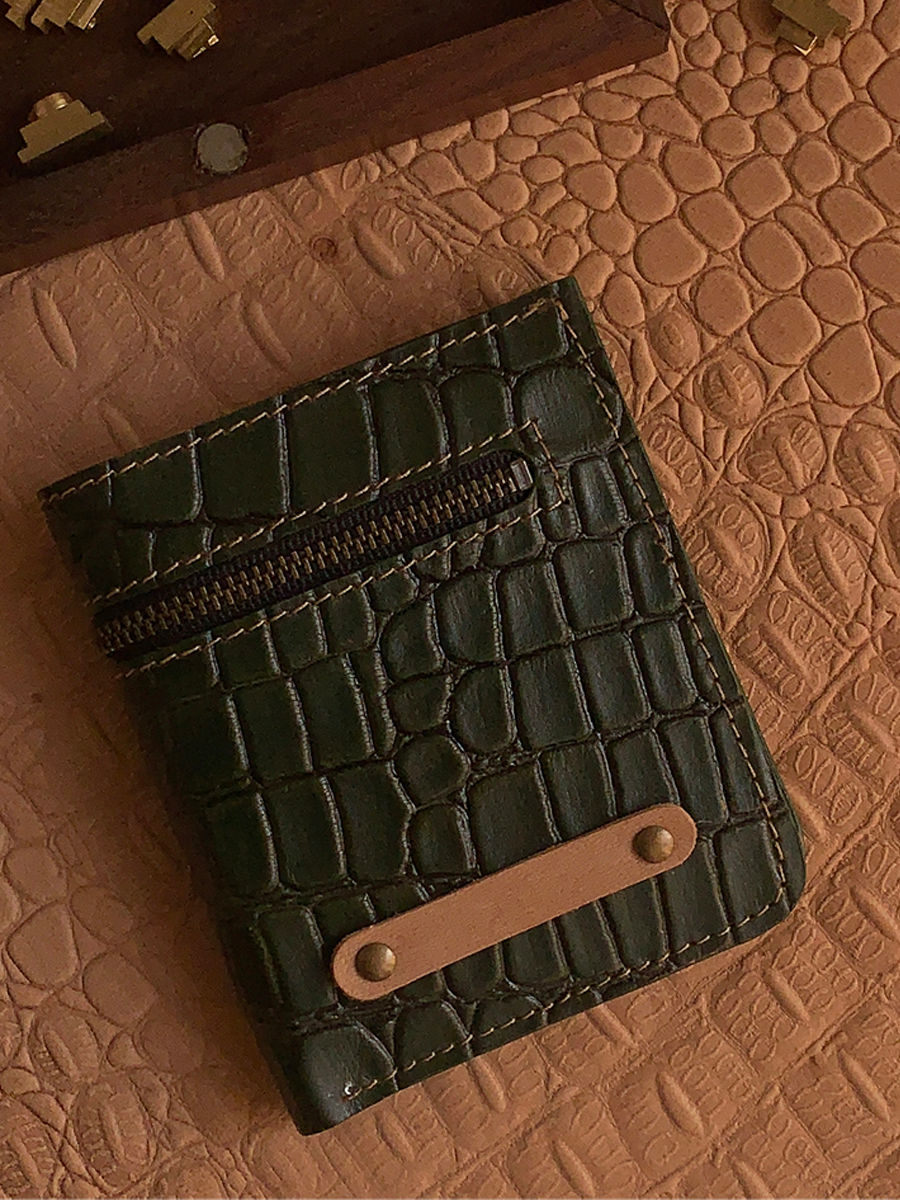 Thumbnail: Leaf Allie - the classic wallet