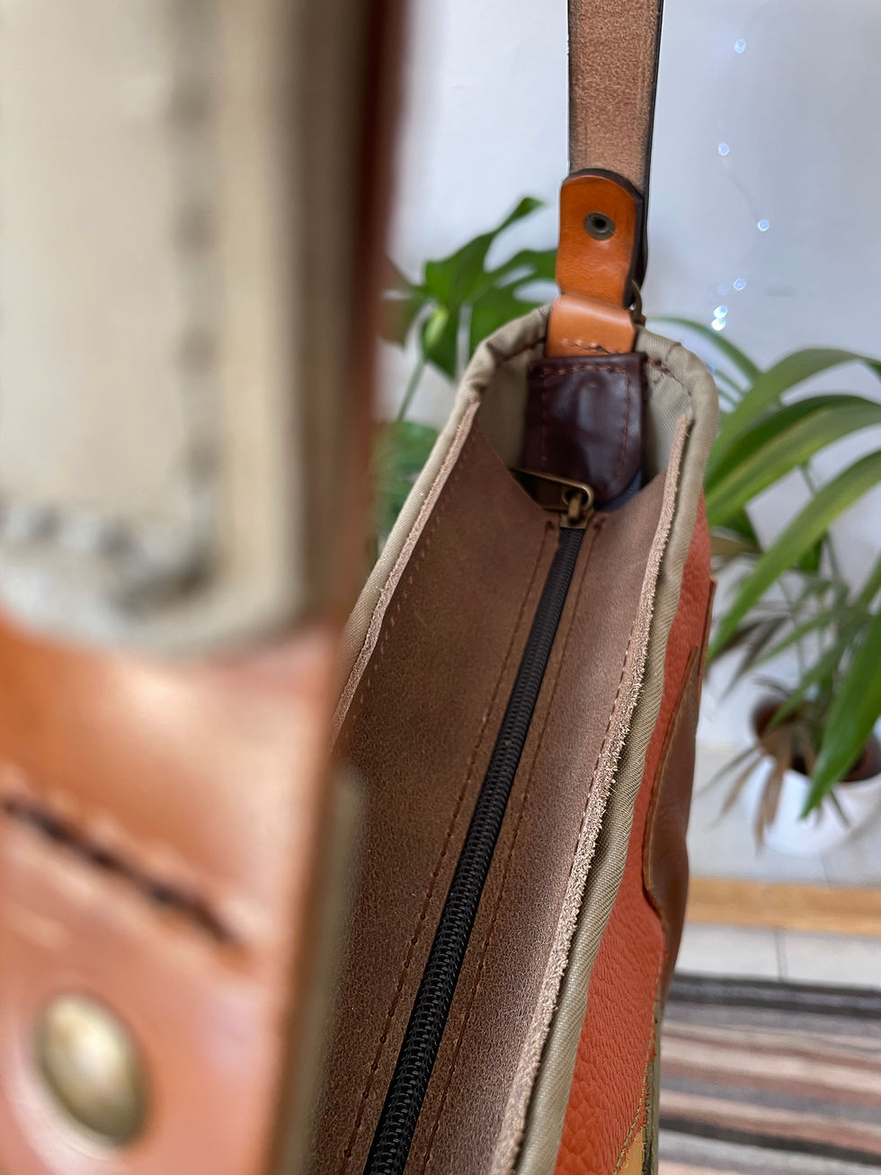 Μικρογραφία: One of a kind leather tote bag handmade in Greece with zipper