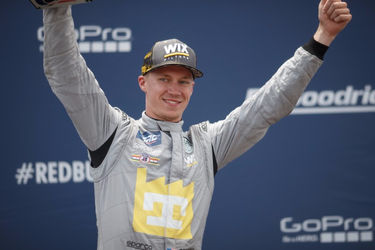 WHITTEN CHASING HISTORY AS HE GRADUATES TO RX2 WITH OMSE