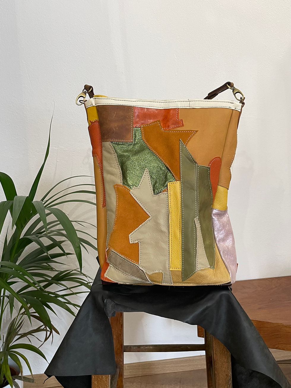 Μικρογραφία: Handmade leather patchwork tote bag from Crete – back view